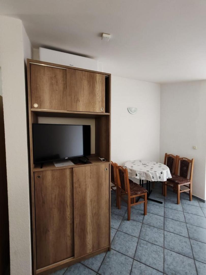 Villa Raguz Sa Privatnom Plazom I Garazom Neum Exterior photo